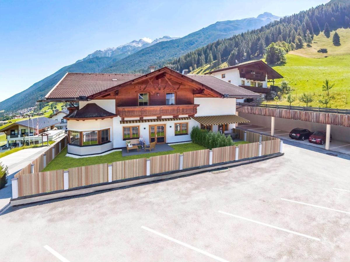 Apartment In Stubai Valley With Balcony Neustift im Stubaital Eksteriør bilde